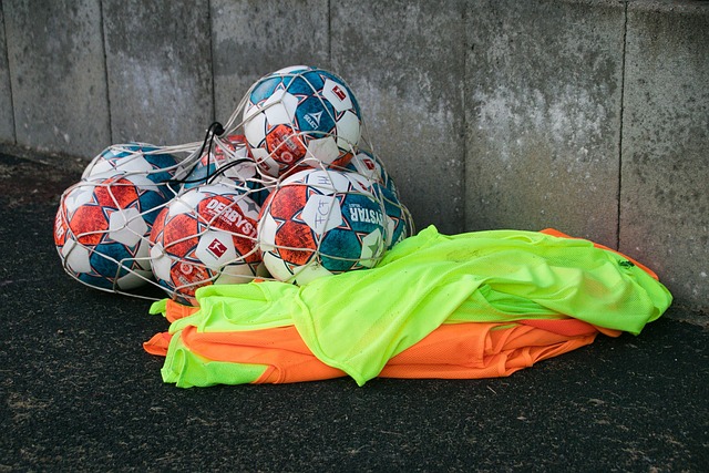 米兰今夏重组后防核心将返英超，有望引进23岁意大利现役国脚.